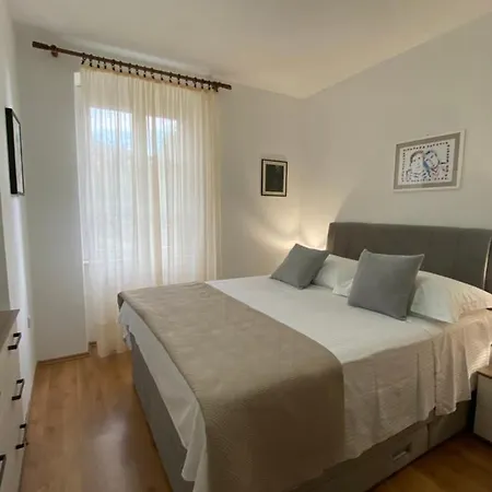 Mazalin Apartment *
